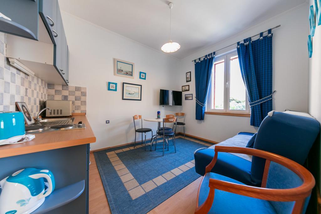 Apartments Kastelani Komiža Eksteriør bilde
