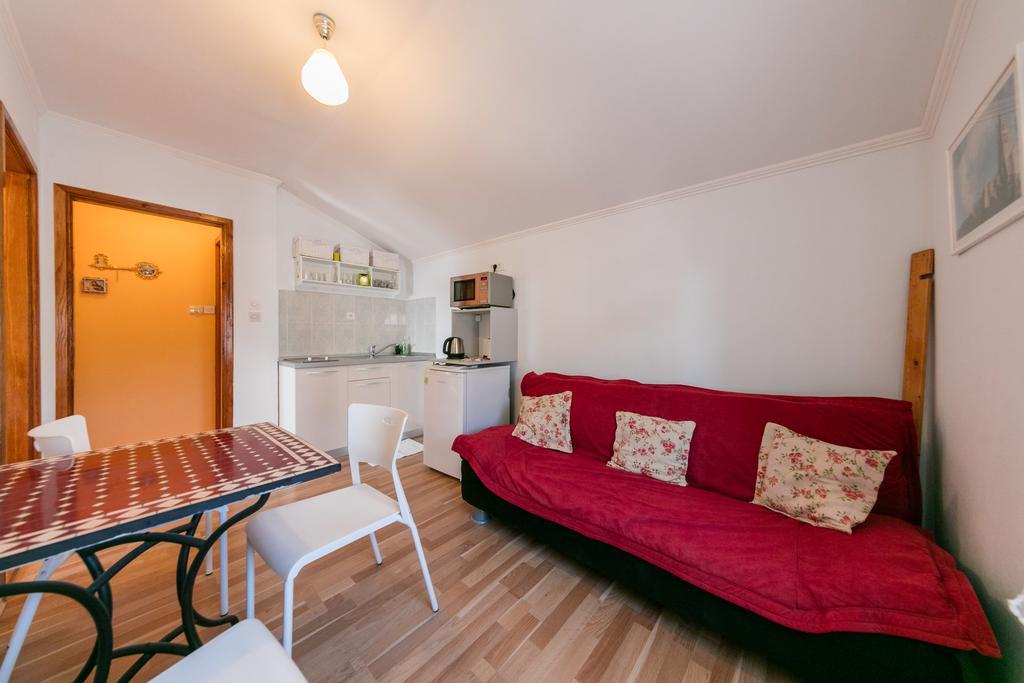 Apartments Kastelani Komiža Eksteriør bilde