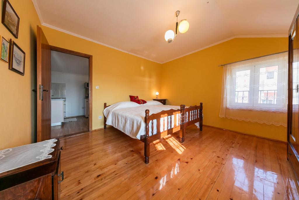 Apartments Kastelani Komiža Eksteriør bilde
