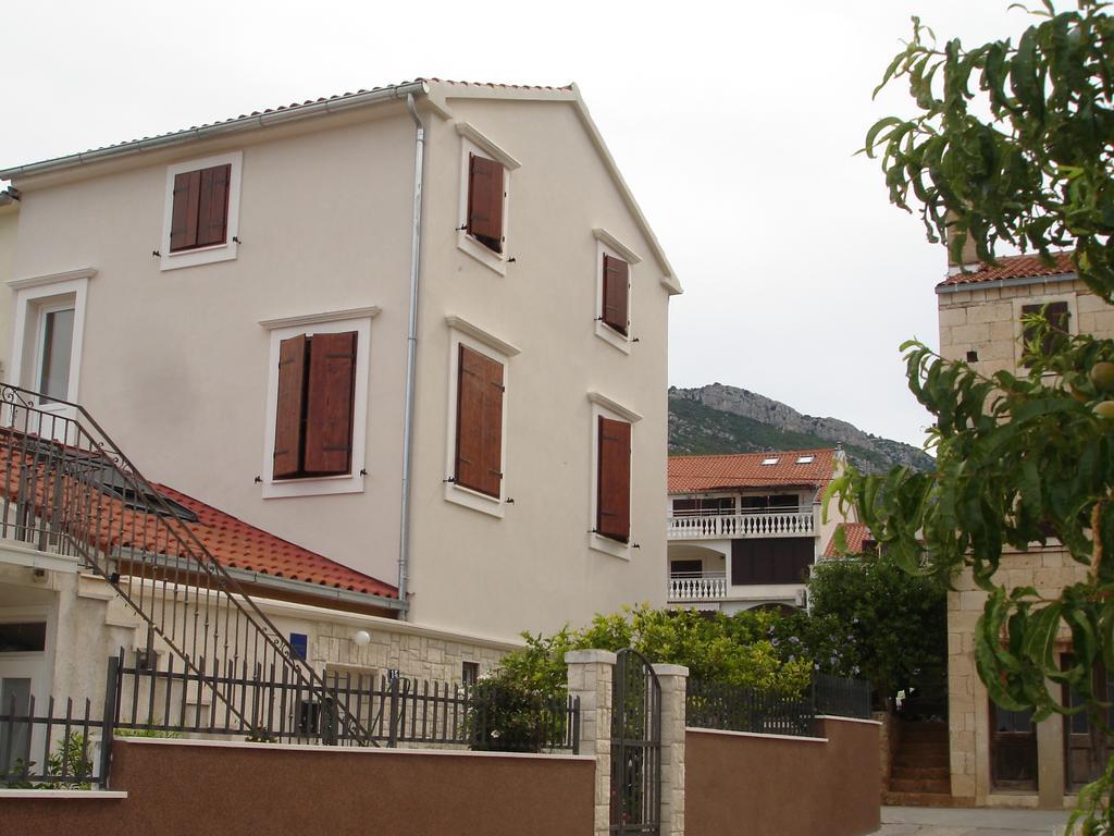 Apartments Kastelani Komiža Eksteriør bilde