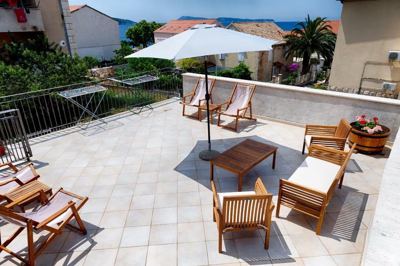 Apartments Kastelani Komiža Eksteriør bilde